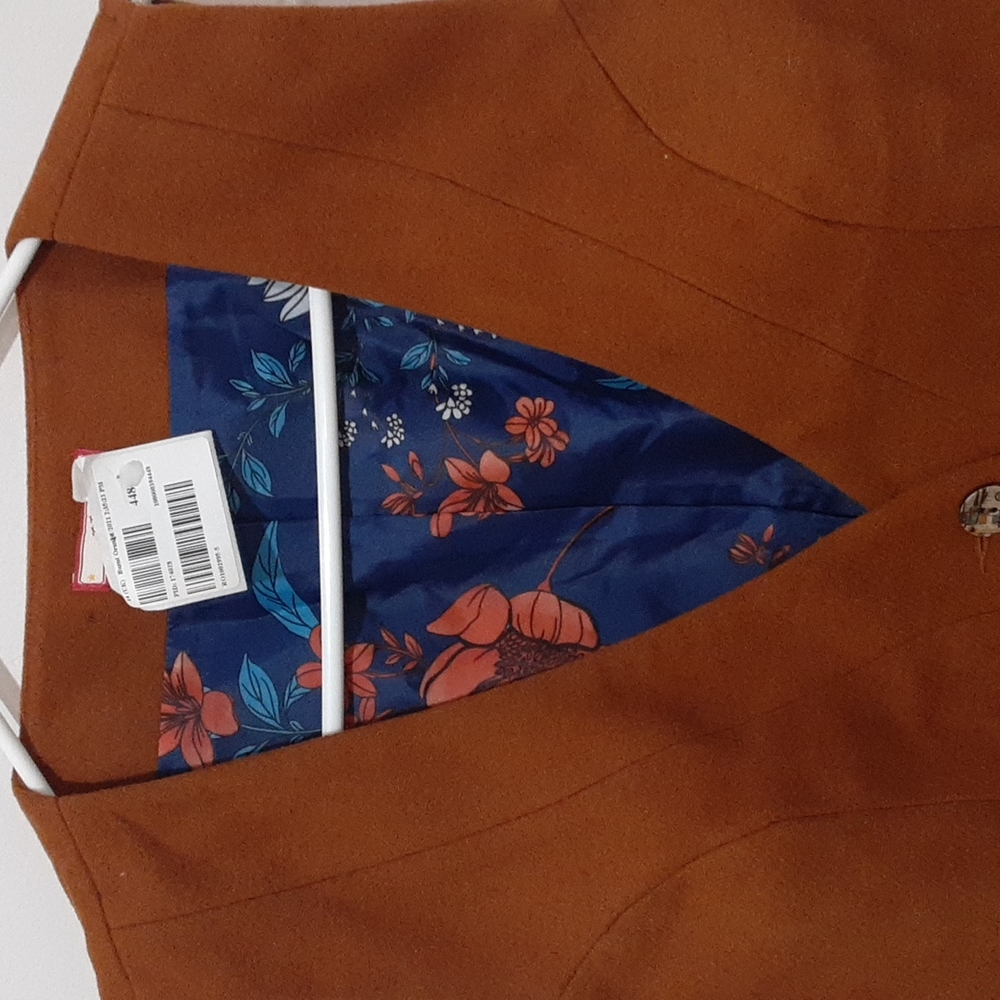Finishing touches vest in burnt orange - Picture 8 of 16
